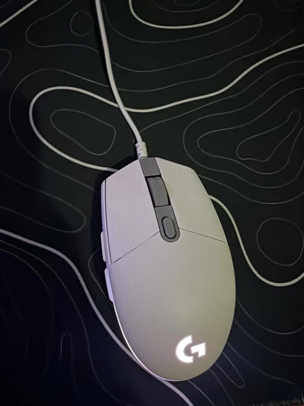Mouse Gamer Logitech G203 Lightsync Rgb, Efeito De Ondas De Cores, 6 Botões Programáveis E Até 8.000 Dpi - Preto