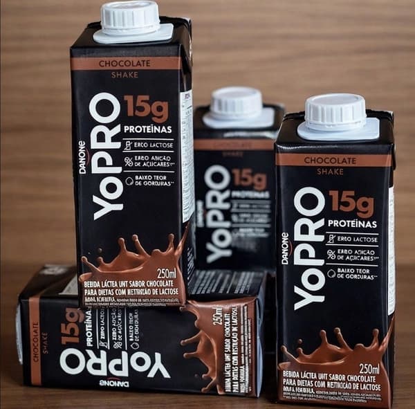YoPRO Bebida Láctea UHT Chocolate Líquida Caixinha 250ml - 15g de Proteínas - Sem Lactose - Pack com 12 Unidades