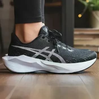 Tênis Asics Novablast 6 Preto