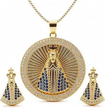 Conjunto Feminino "Nossa Senhora Aparecida" – Colar e Brincos Banhados a Ouro 18K com Zircônias, Simbolismo Religioso e Fé – Acompanha Bolsa de Veludo
