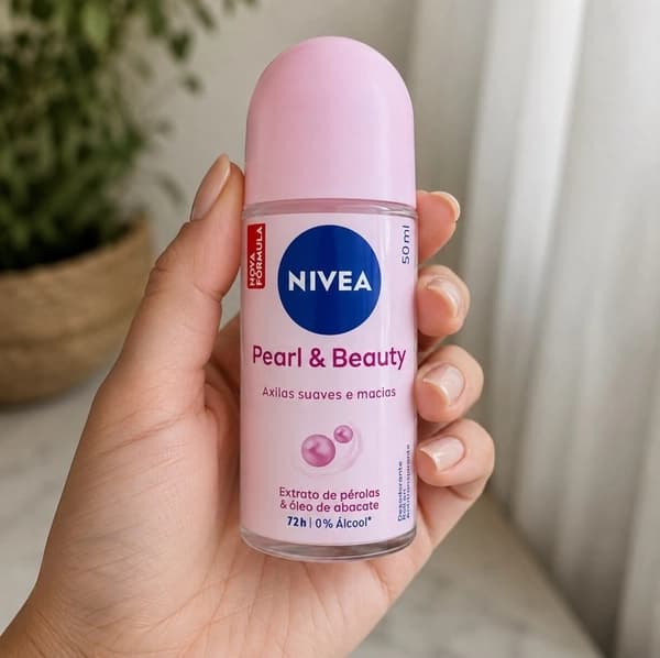 NIVEA Desodorante Antitranspirante Roll-on Pearl & Beauty 50ml, Proteção 72h, Previne Irritações, Contra Suor e Odores, Axilas Suaves