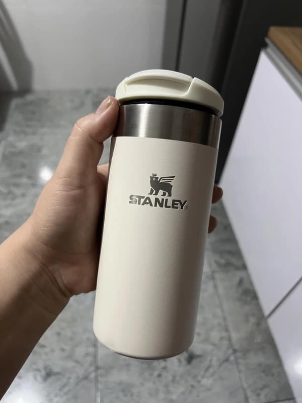 Stanley - Garrafa Térmica AeroLight Transit, garrafa isolada em vácuo para café, chá e bebidas, em aço inoxidável leve, 354ml, Cream