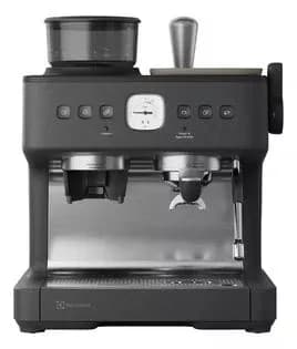 Cafeteira Espresso Latte Electrolux Com Moedor De Grãos Integrado, Café Em Pó E Sache Saida De Vapor Independente Aquecimento De Xícaras Estilo Barista Expert Ecm90 Preto Fosco